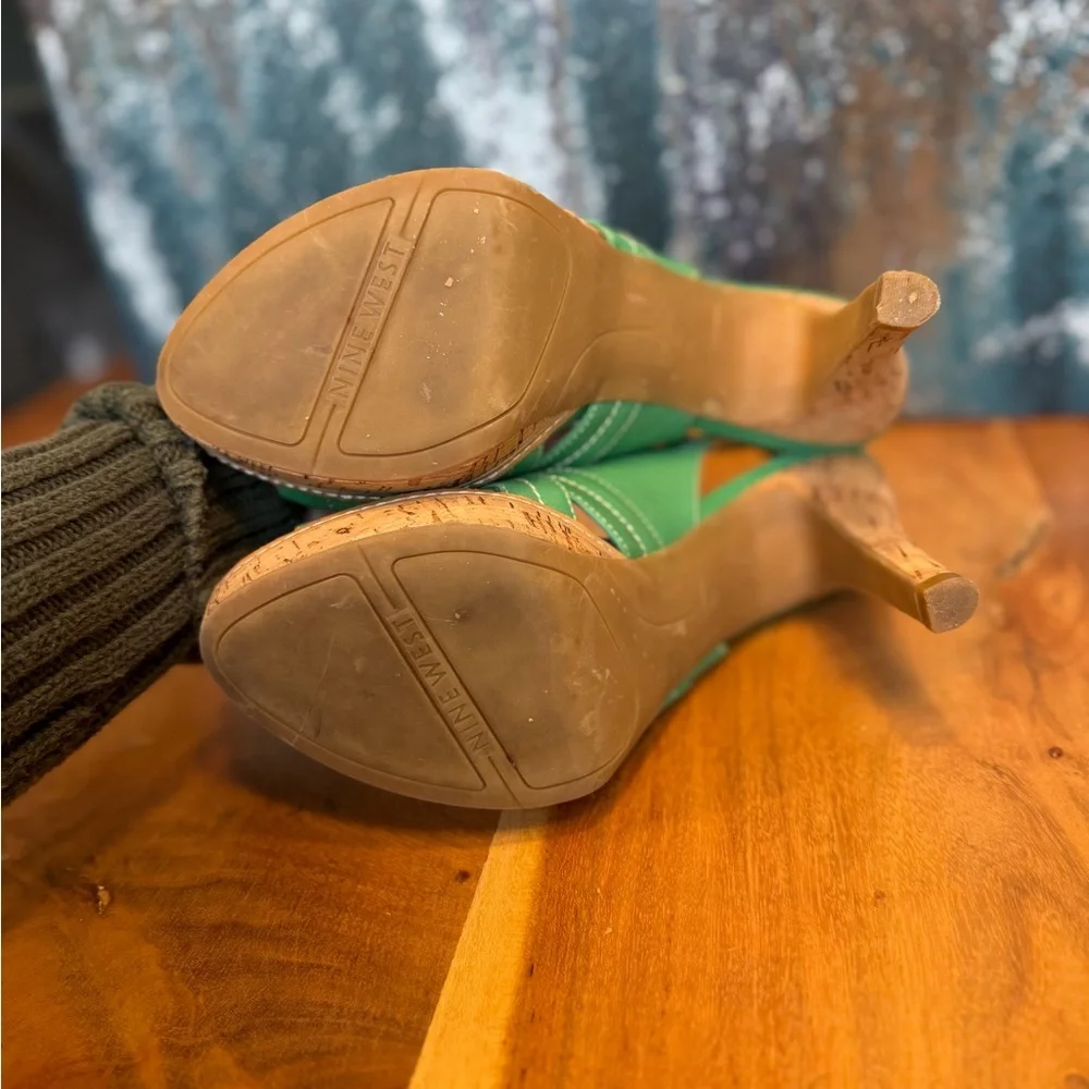 Nine West Vintage Y2K Green/Tan Leather Cork Platform Heels (GUC)